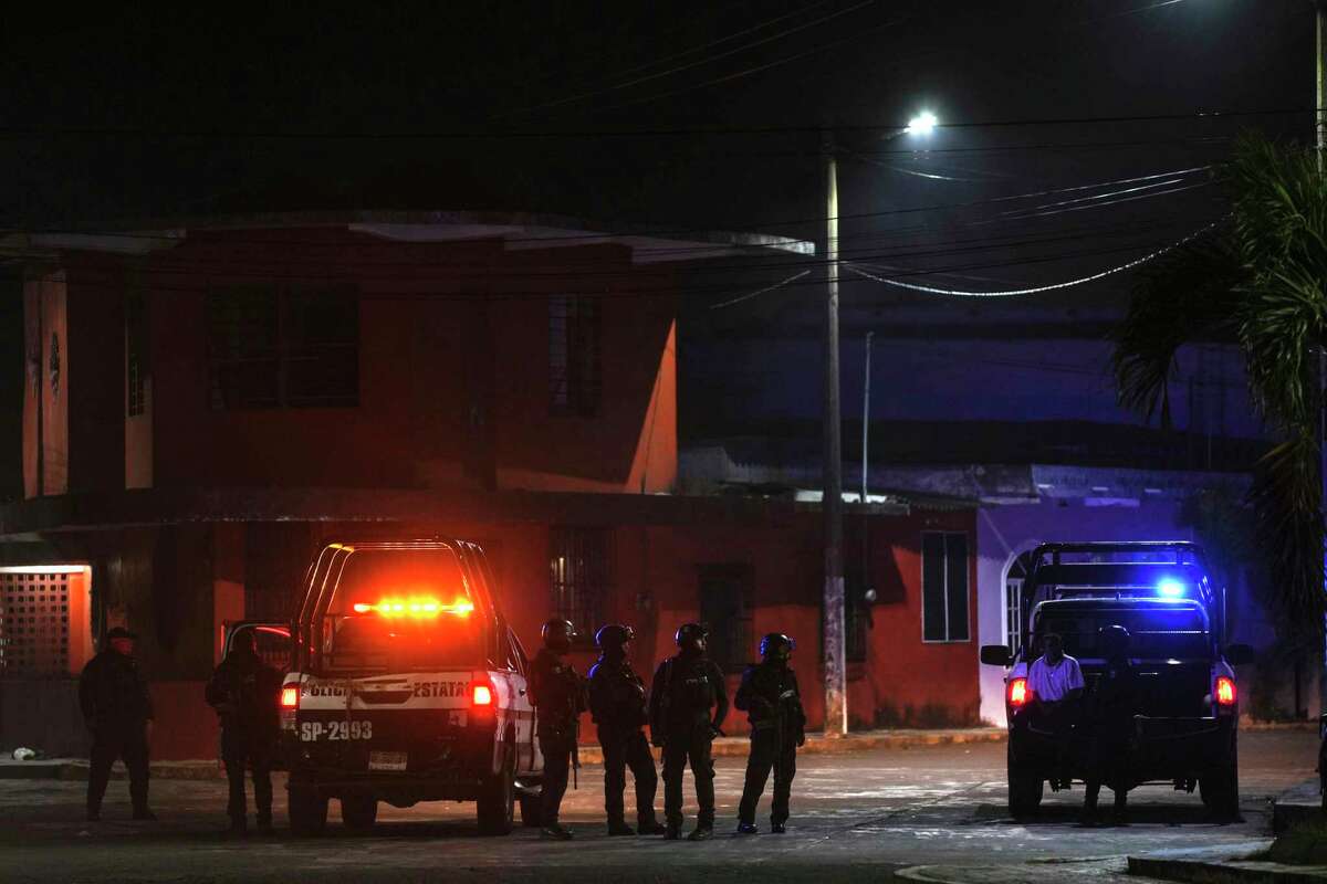 Μεξικό: Έξαλλοι κάτοικοι επιδίδονται σε λιντσάρισμα αστυνομικών