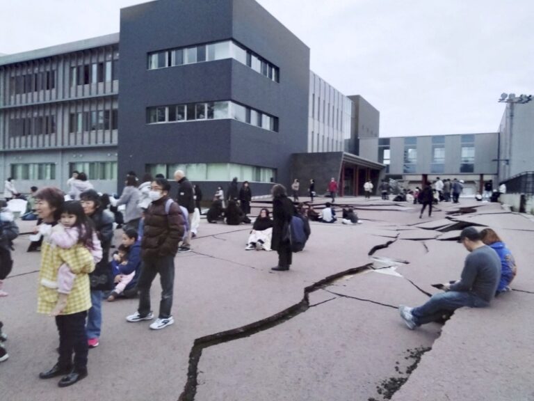 Ιαπωνία: Σεισμός 7,4 βαθμών έπληξε τη χώρα – Προειδοποίηση για τσουνάμι