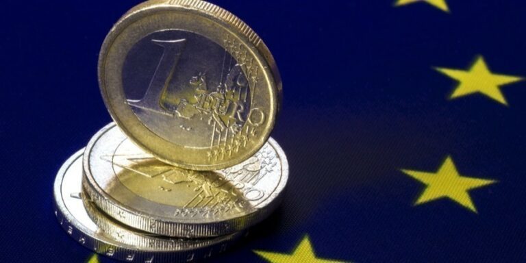Το ευρώ έγινε 25 χρονών: Μία ιστορία επιτυχίας και… γκρίνιας