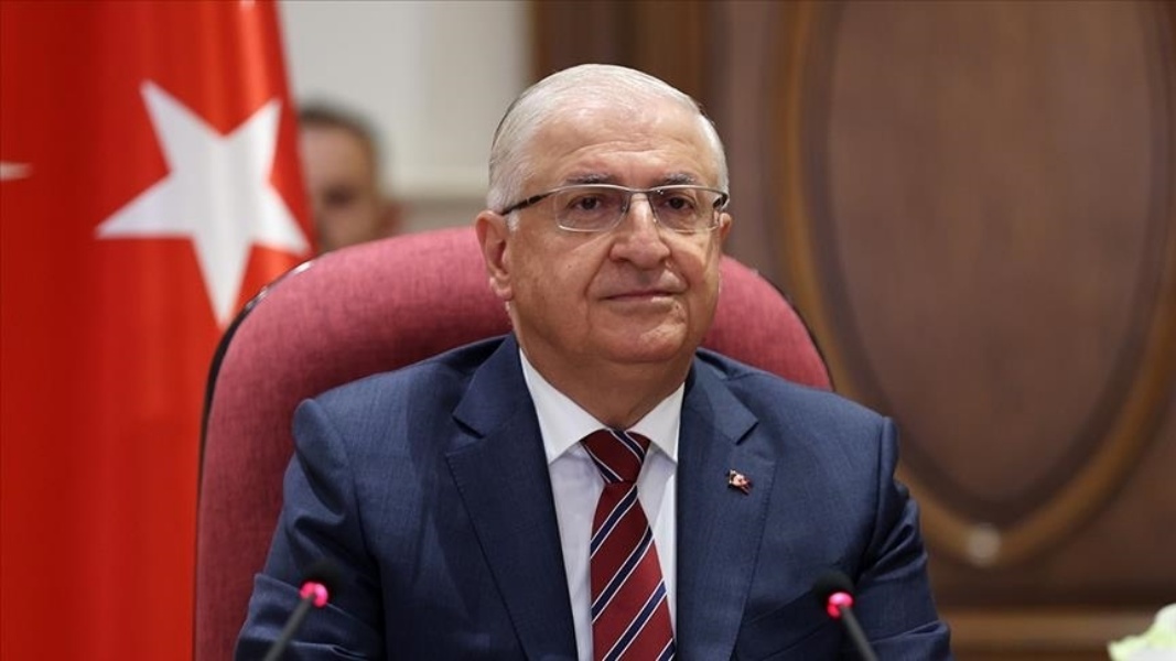 Υπουργός Άμυνας Τουρκίας: «Το τουρκικό ναυτικό προστατεύει τη Γαλάζια Πατρίδα, είστε οι προστάτες των θαλασσών μας»