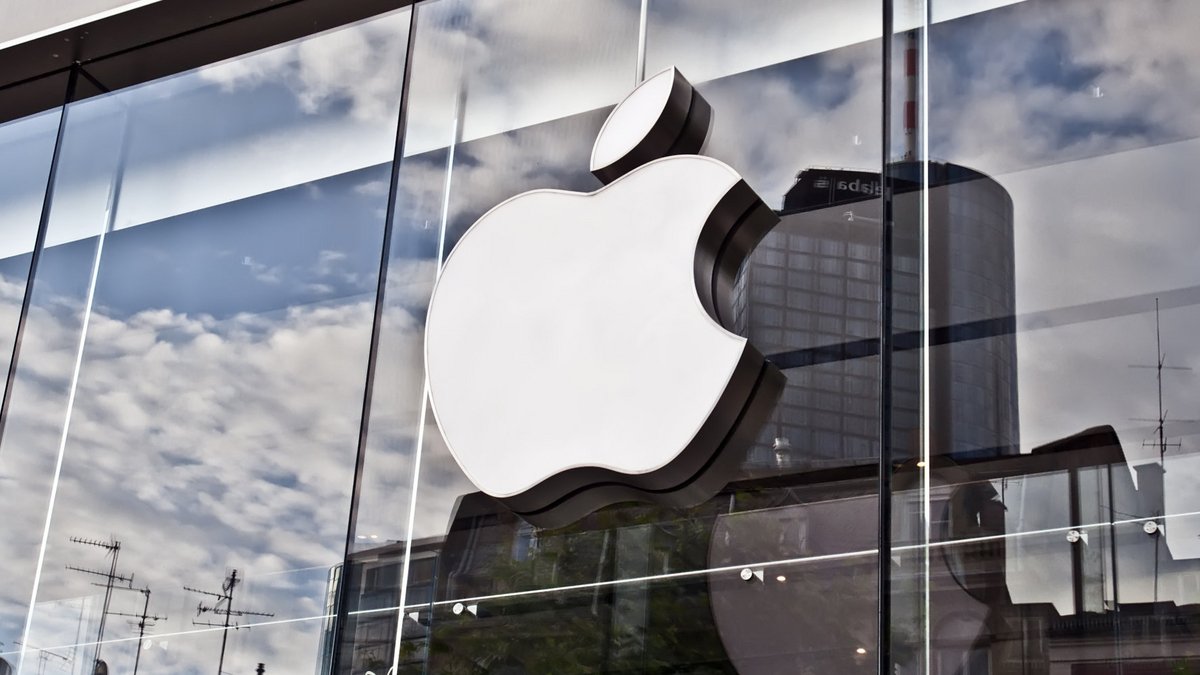 Γιατί η Barclays υποβάθμισε σε underweight τη μετοχή της Apple