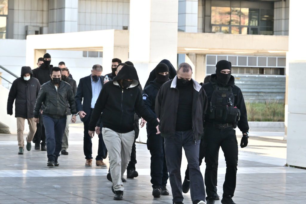 Κολωνός: Ένταση στη έναρξη της δίκης για την υπόθεση της 12χρονης