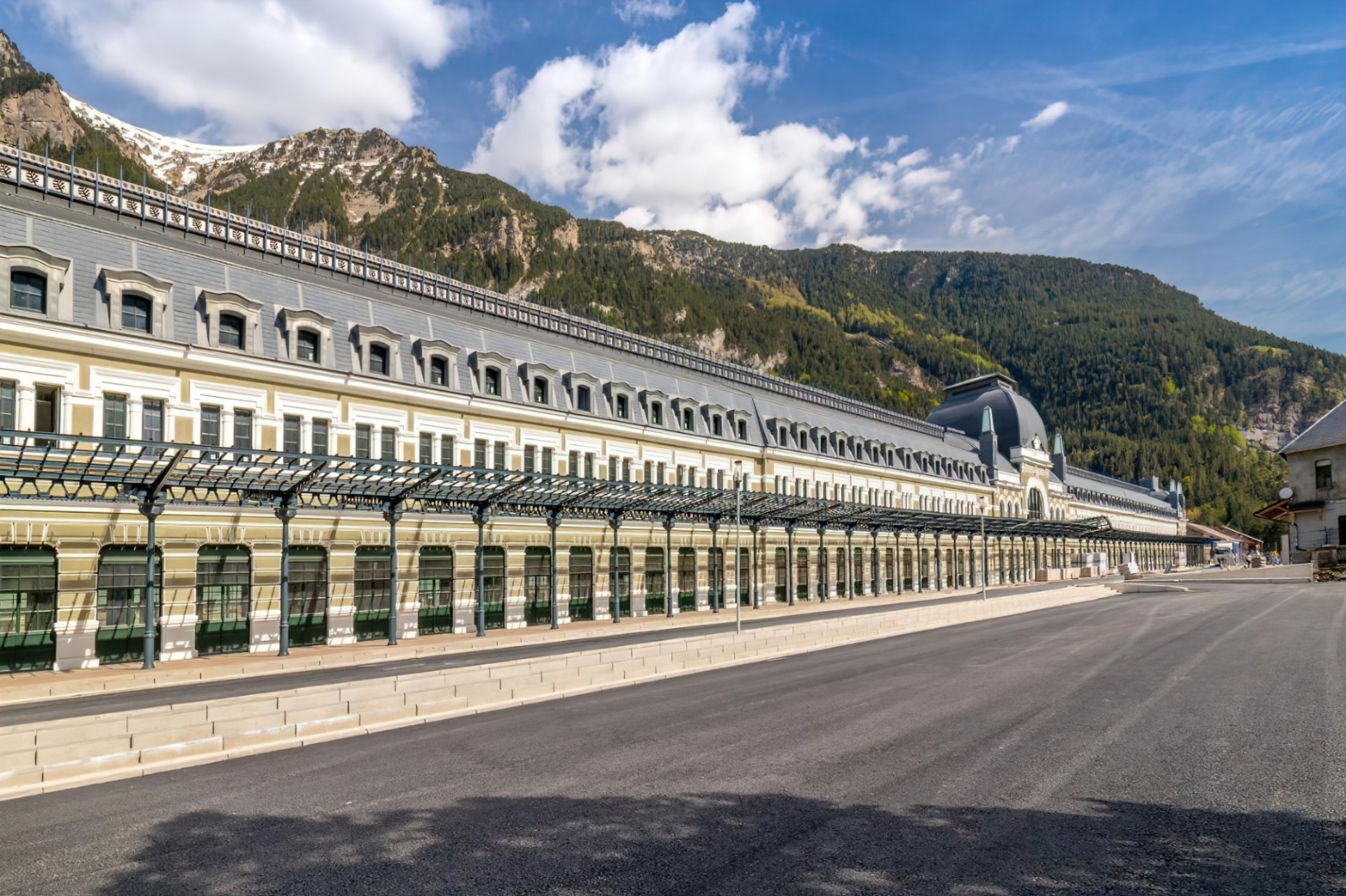 Ο θρυλικός σιδηροδρομικός σταθμός που έγινε 5άστερο ξενοδοχείο - Πλούσια η ιστορία του (ΦΩΤΟ)