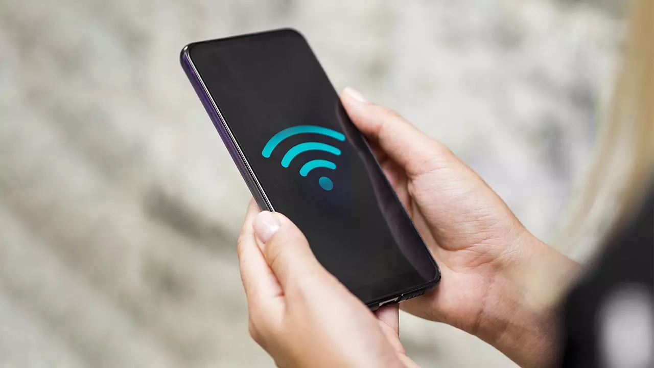 WiFi4GR: Δωρεάν και γρήγορη πρόσβαση στο διαδίκτυο αποκτούν 267 δήμοι