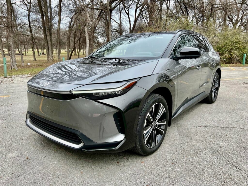 Toyota: Έκοψε πρώτη το νήμα το 2023 στις παγκόσμιες πωλήσεις
