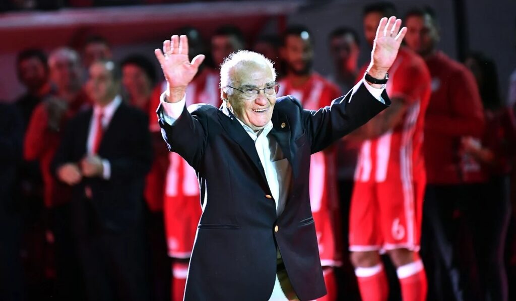 Θρήνος στην οικογένεια του Ολυμπιακού - «Έφυγε» ο εμβληματικός Δαρίβας