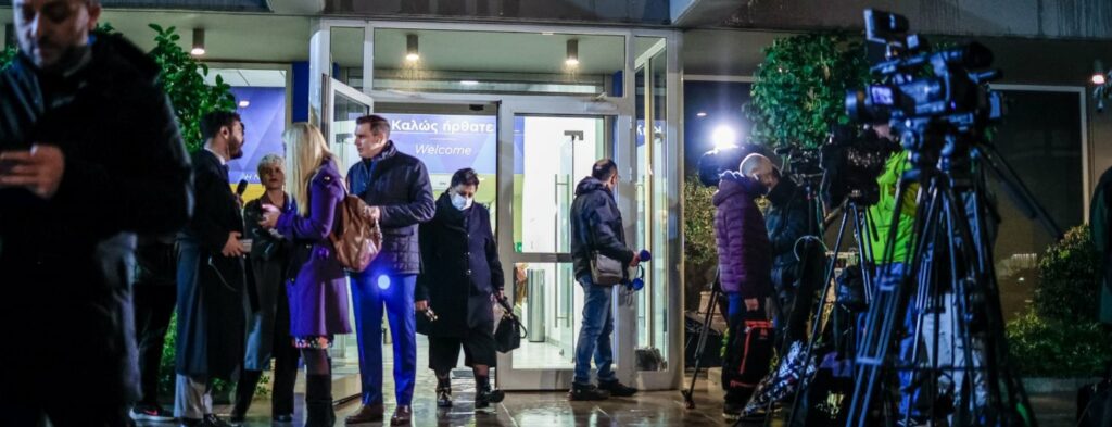 ΝΔ: Φροντιστήριο στους βουλευτές για τα ομόφυλα ζευγάρια