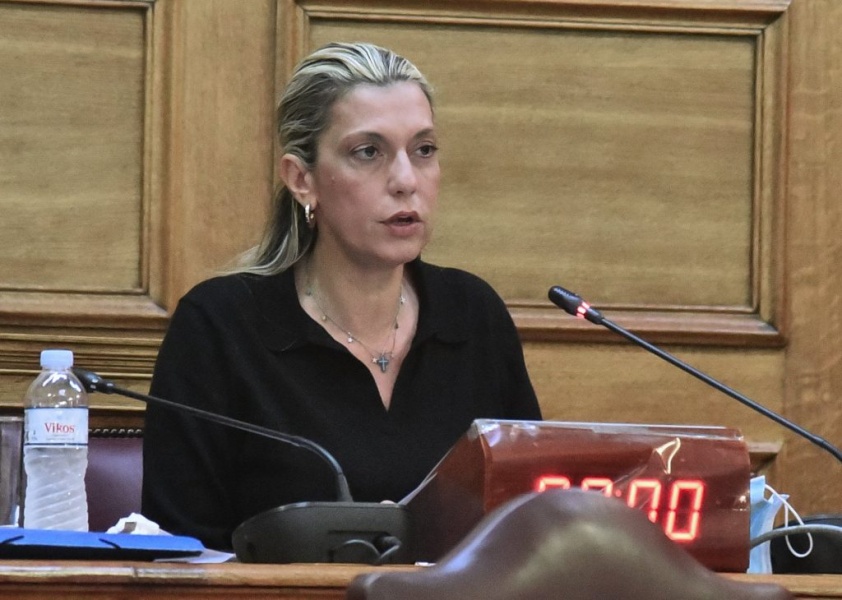 Επιμένει η Άννα Καραμανλή: Θα καταψηφίσω το νομοσχέδιο για τα ομόφυλα ζευγάρια