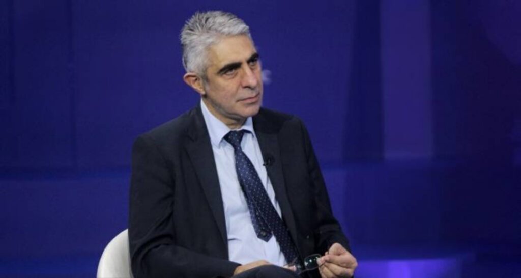 Γιώργος Τσίπρας για τα ομόφυλα ζευγάρια: Προβληματίζομαι για το θέμα της παρένθετης κύησης