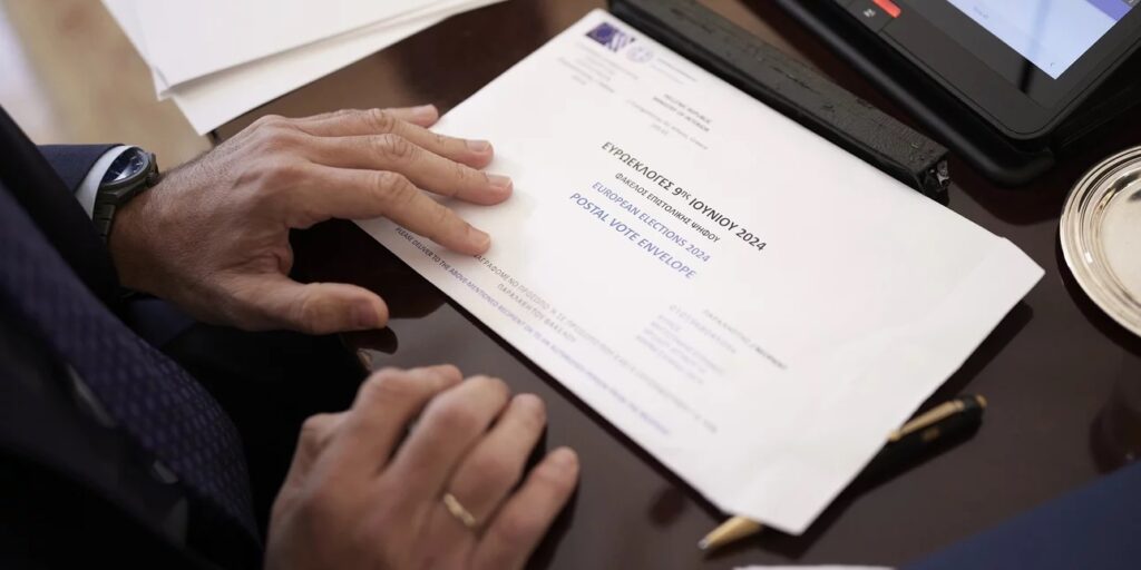 Επέκταση της επιστολικής ψήφου και στις Εθνικές Εκλογές ζήτησε με τροπολογία η Ν. Κεραμέως