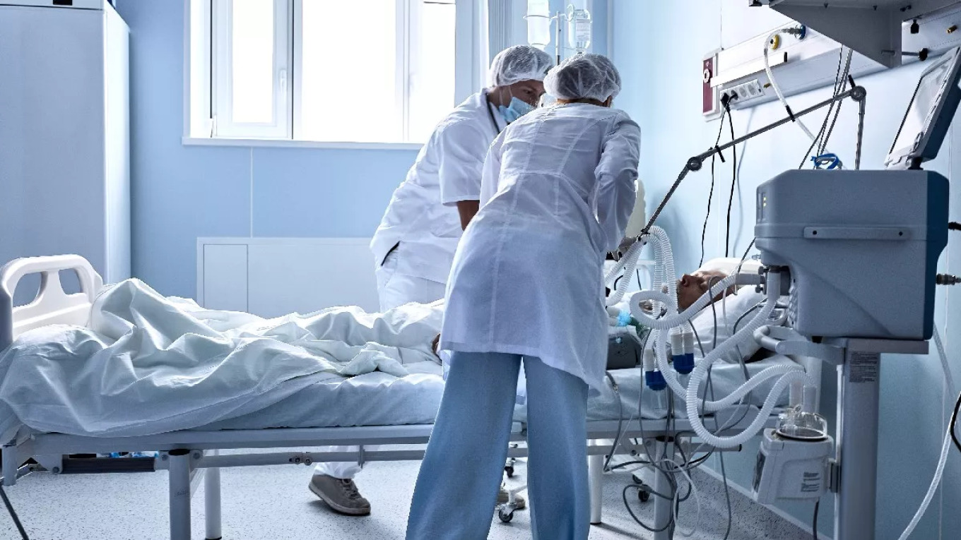 ΕΟΔΥ: 73 θάνατοι από covid, 69 διασωληνωμένοι -19 νέα σοβαρά κρούσματα γρίπης και 8 νεκροί