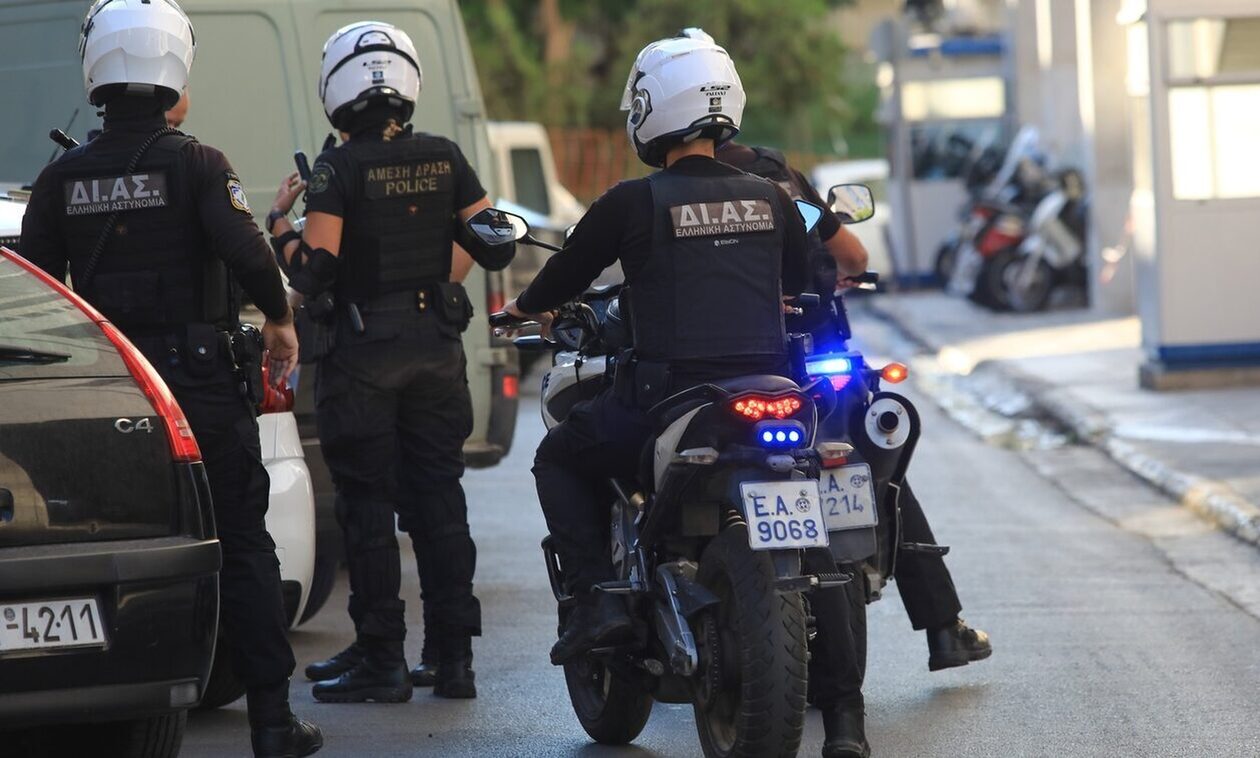 ΕΛ.ΑΣ.:Επιχείρηση για τους παράνομους μετανάστες στο κέντρο της Αθήνας - Πάνω από 100 συλλήψεις