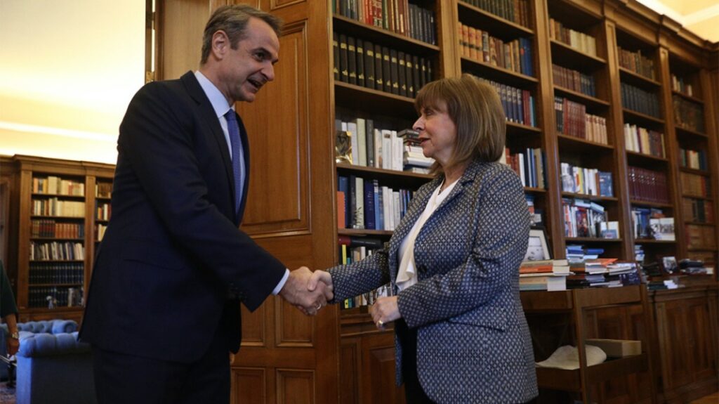 Κυριάκος Μητσοτάκης σε Κατερίνα Σακελλαροπούλου: Η Ελλάδα θωρακίζεται με τα F-35