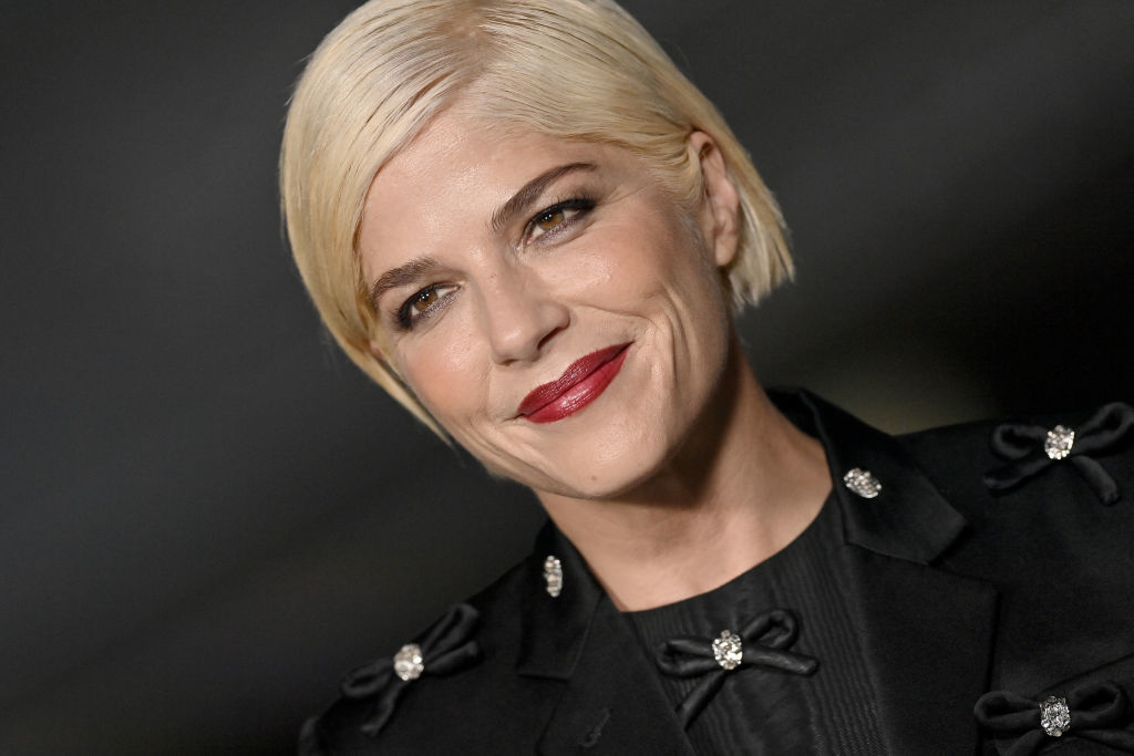 Selma Blair: Μιλάει για πρώτη φορά για ένα παράξενο σύνδρομο που την κάνει να «πονάω συνέχεια»