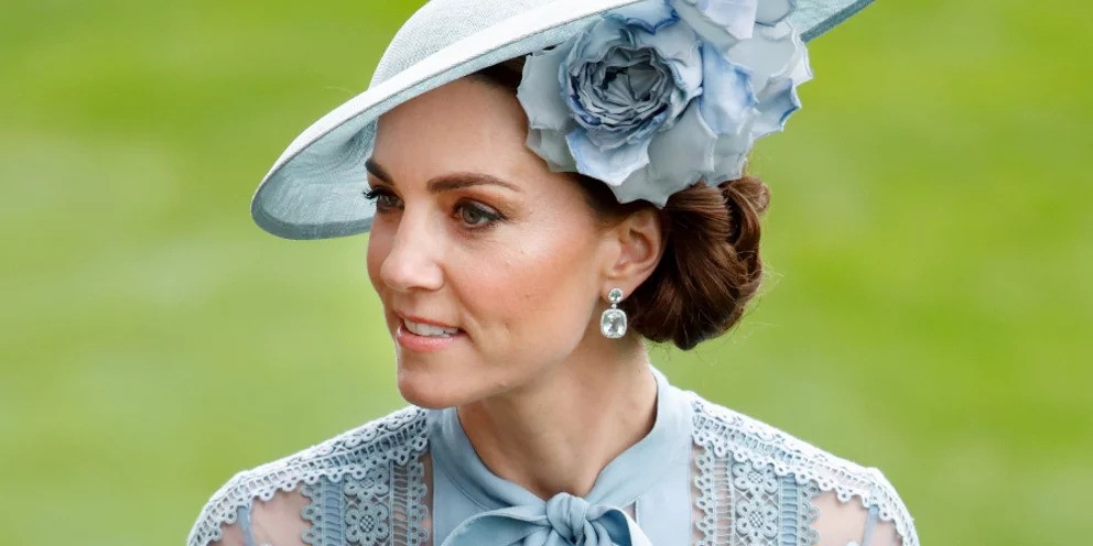 240120225104_kate-middleton-kapelo-prasino-fonto_0.jpg-ezgif.com-webp-to-jpg-converter