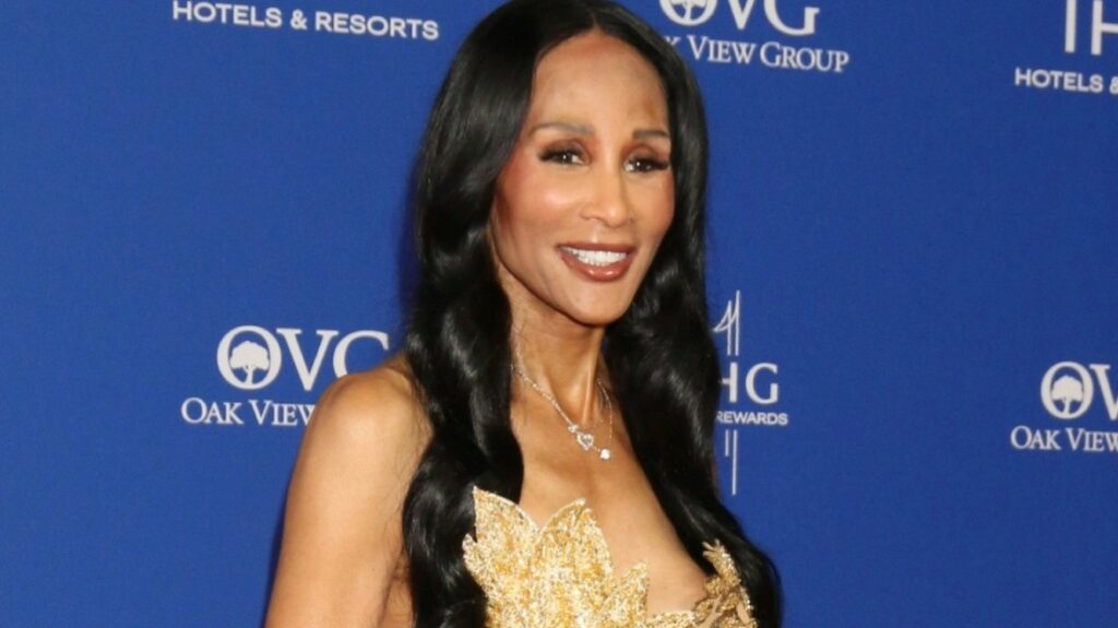 240121123552_beverly_johnson-ezgif.com-webp-to-jpg-converter
