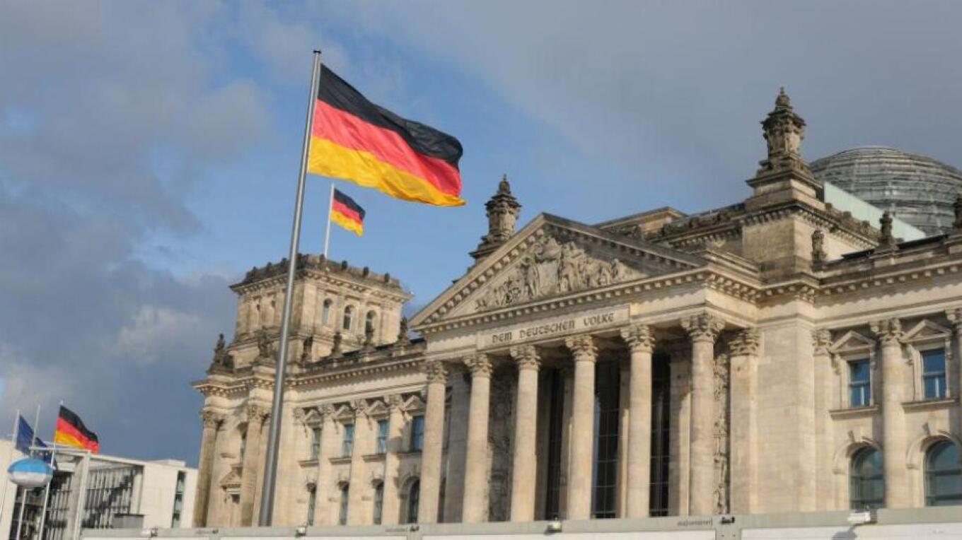 Γερμανία: Drone με την Ρωσική σημαία πέταξε πάνω απτό κτίριο του Ομοσπονδιακού Κοινοβουλίου