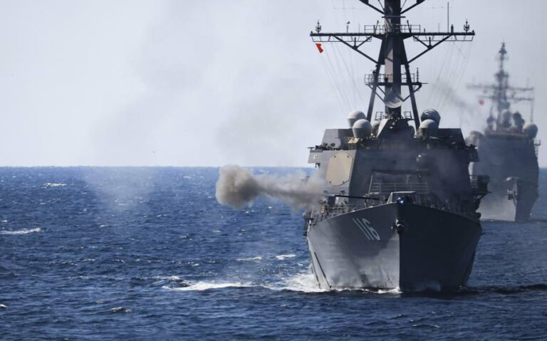 Ερυθρά Θάλασσα: Αμερικανικό αντιτορπιλικό λίγο έλειψε να χτυπηθεί από πύραυλο των Χούθι – Σώθηκε χάρη στην «τελευταία γραμμή άμυνας»