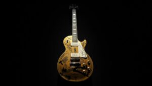 Dire Straits: Πάνω από 10 εκατομμύρια ευρώ έπιασαν οι κιθάρες του Mark Knopfler σε δημοπρασία
