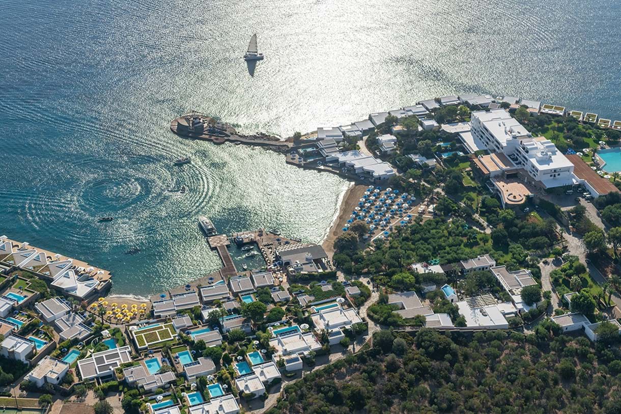 Όμιλος Μαντωνανάκη: Η Eurobank θέλει να βγάλει στο σφυρί το Elounda Beach Hotel & Villas με τιμή €118 εκατ