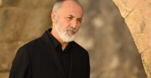 Στέλιος Μάινας: Ο ήρωας μου δεν ήταν ο πατέρας μου, ήταν η μάνα μου
