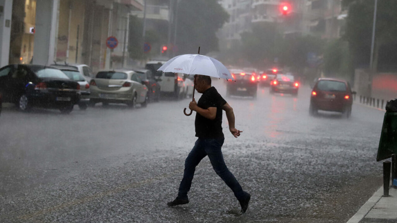 Καιρός: Έρχεται 48ωρη κακοκαιρία με βροχές, καταιγίδες και θυελλώδεις ανέμους