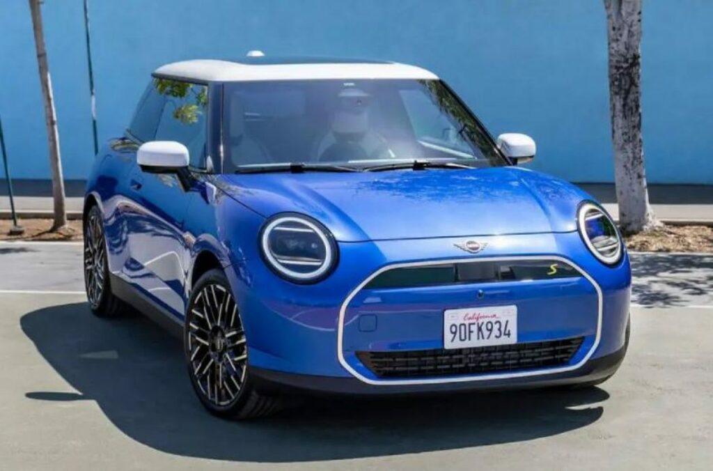 Mini Cooper: Οι βενζινοκίνητες εναλλακτικές με ισχύ έως 204 ίππους