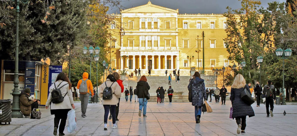 Χατζηδάκης: Ανω των 800 ευρώ ο νέος κατώτατος μισθός – Τι είπε για αγρότες, έκτακτο επίδομα Πάσχα
