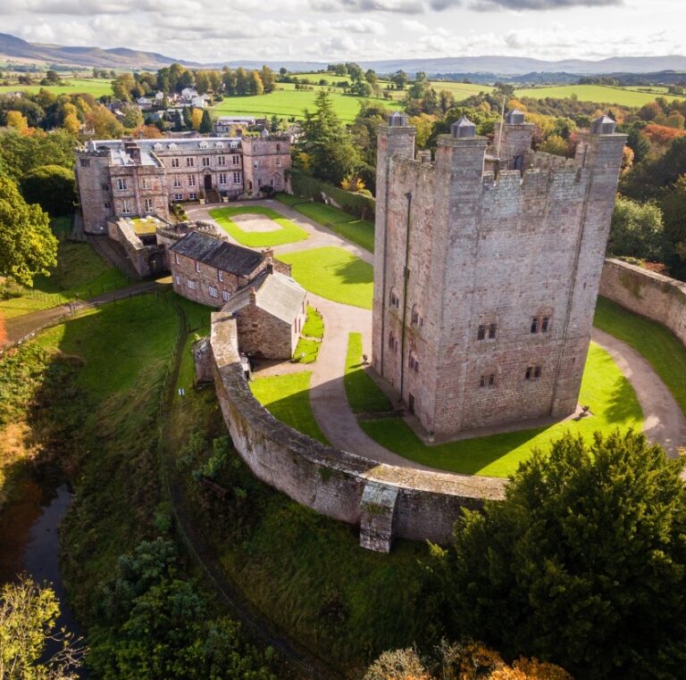 Ένα κάστρο με ιστορία 900 ετών πωλείται για 12 εκατομμύρια δολάρια