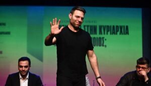 ΕΦ.ΣΥΝ. για έφοδο Κασσελάκη στην εκδήλωση για την κεντροαριστερά: Από σόουμαν έγινε κομπάρσος