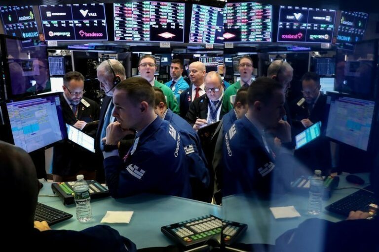 Συνεχίζει τις υψηλές πτήσεις η Wall Street – Νέο ρεκόρ για τον S&P 500