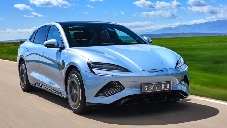 BYD: Παρουσίαση ενός EV αξίας 233.450 δολ. για να ανταγωνιστεί τις Ferrari, Lamborghini