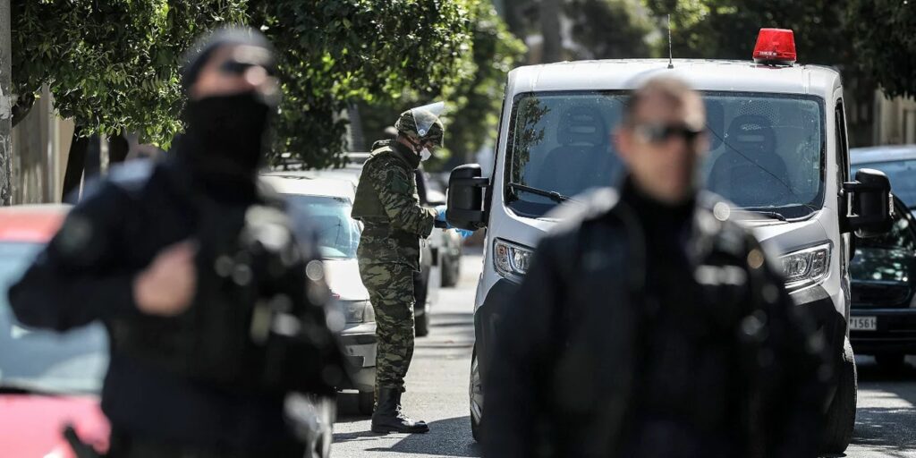 Μεγάλη επιχείρηση της Αντιτρομοκρατικής: Δύο στρατιωτικοί πυροτεχνουργοί ανάμεσα στους δέκα συλληφθέντες