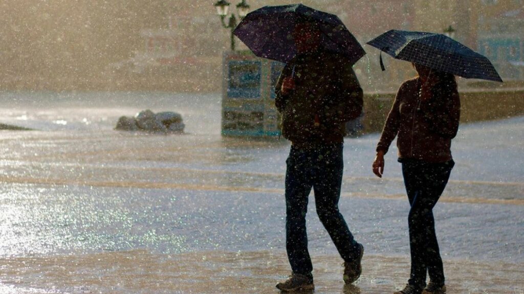 Καιρός: Αφρικανική σκόνη και 20άρια σήμερα, έρχονται βροχές και ισχυροί νοτιάδες σε δύο κύματα