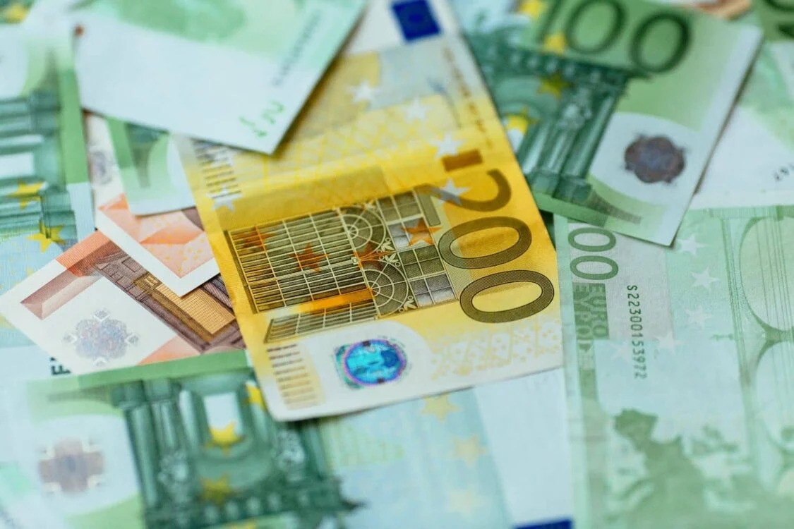 «Προσωπικό» επίδομα 479 ευρώ: Ποιοι είναι οι δικαιούχοι