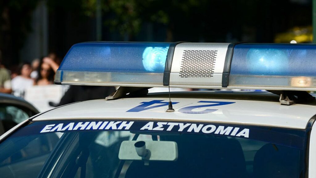Βύρωνας: Έκρηξη σε είσοδος πολυκατοικίας