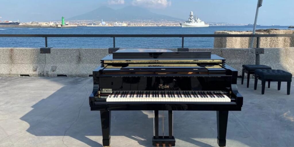240305180818_piano-me-thea-thalassa