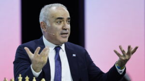 Γκάρι Κασπάροφ: Η Ρωσία τον έβαλε στον κατάλογο των «τρομοκρατών και εξτρεμιστών»