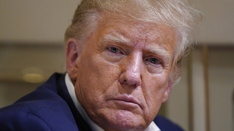 Οταν ο Τραμπ επαινούσε τον Χίτλερ: Τι υποστηρίζει πρώην σύμβουλός του -Το βιβλίο που «καίει» τον πρώην πρόεδρο