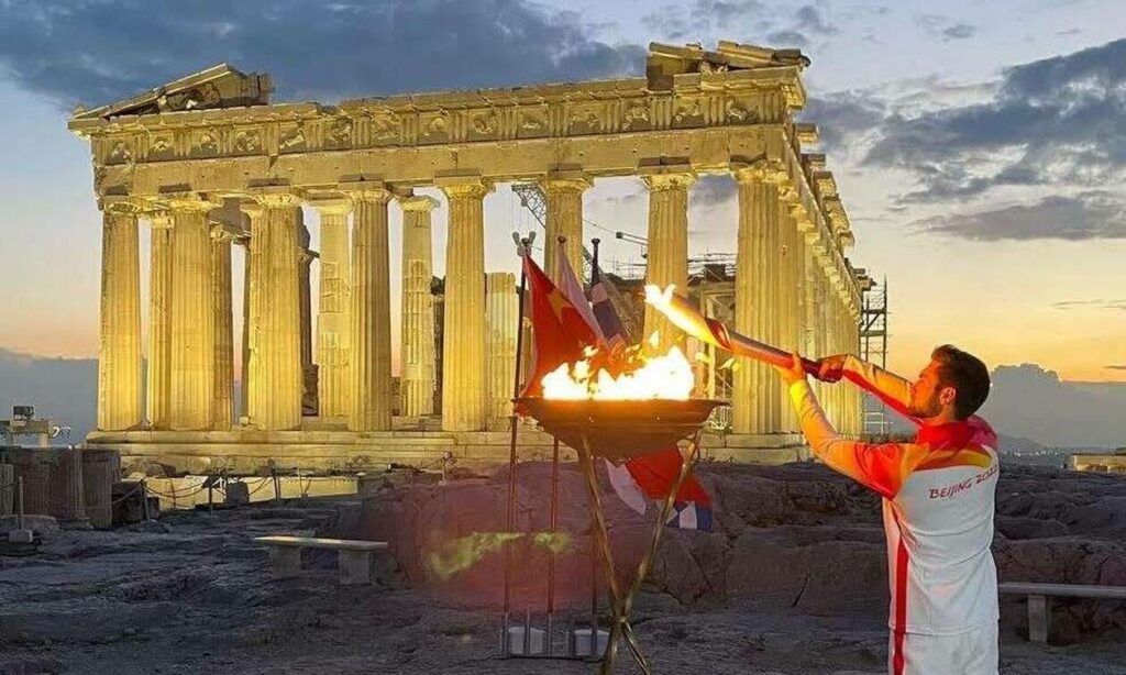 240314063538_ntouskos-akropoli-olimbiaki-floga