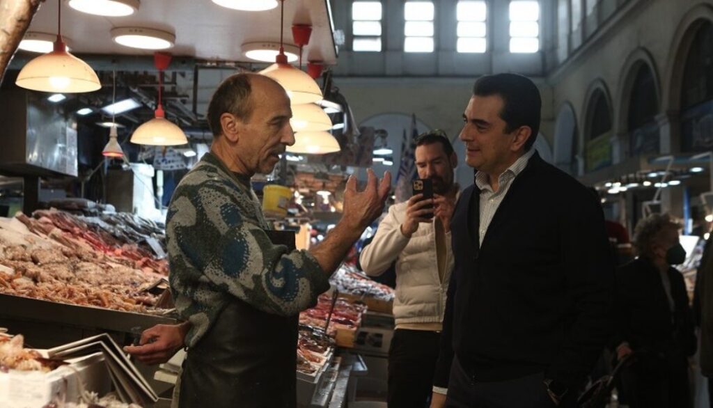 Κώστας Σκρέκας στη Βαρβάκειο αγορά: Υπάρχουν προϊόντα για όλα τα βαλάντια