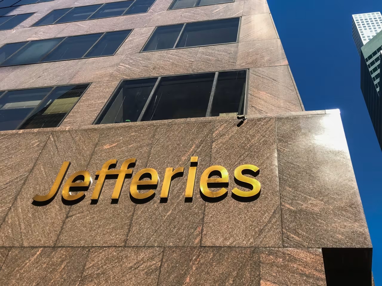 Jefferies: Στα top picks η Εθνική Τράπεζα – Νέα τιμή στόχος στα €10,20
