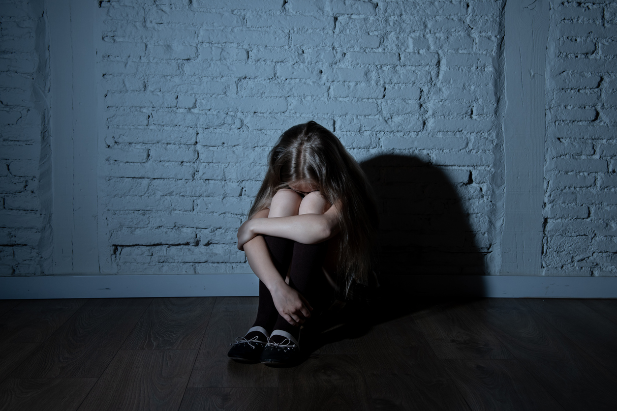 Φρίκη στη Νέα Κίο: 19χρονη έπεφτε θύμα βιασμού από ξαδέρφιά της για χρόνια, από όταν ήταν 5 ετών