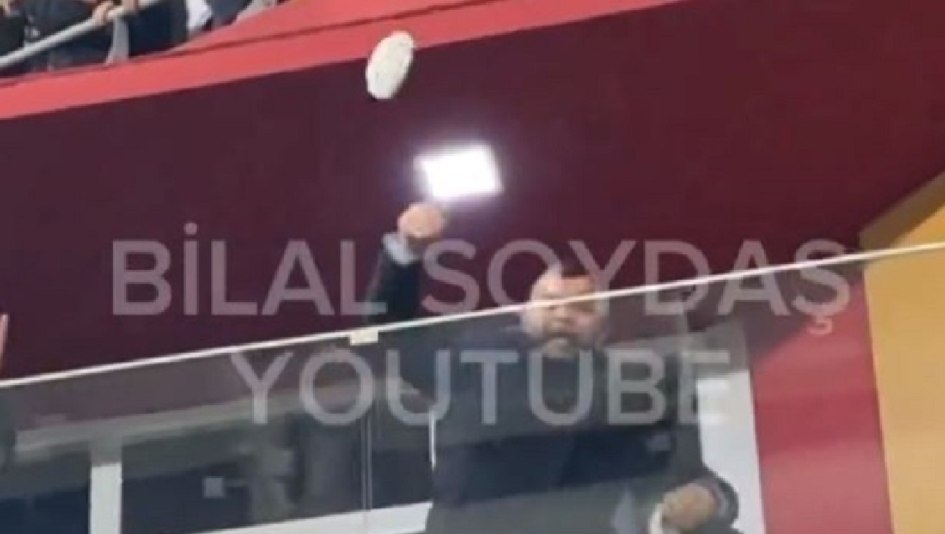Τουρκία: Άνθρωπος της Φενέρμπαχτσε πετούσε γυάλινα ποτήρια σε οπαδούς της Τράμπζονσπορ - Βίντεο