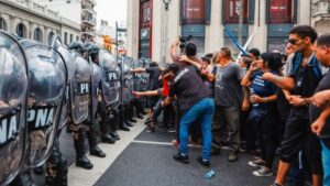 Αργεντινή: Η Γερουσία ενέκρινε επί της αρχής, αμφιλεγόμενο πακέτο μεταρρυθμίσεων - Επεισόδια στο Κογκρέσο