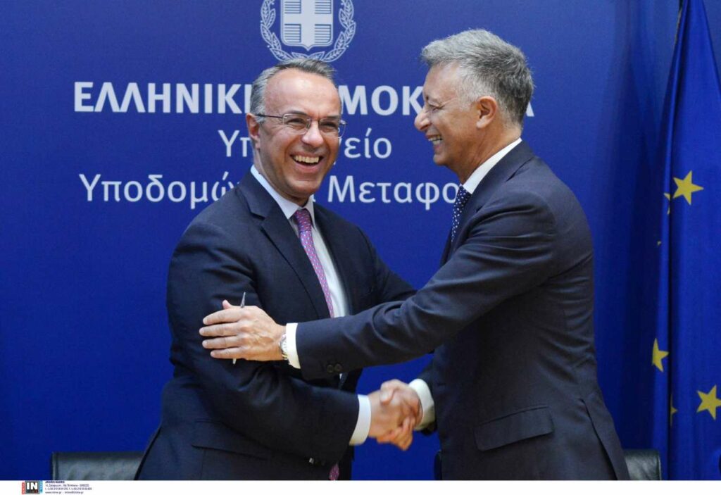 Χρήστος Σταϊκούρας: Υπέγραψε τη σύμβαση για την προμήθεια 200 λεωφορείων φυσικού αερίου