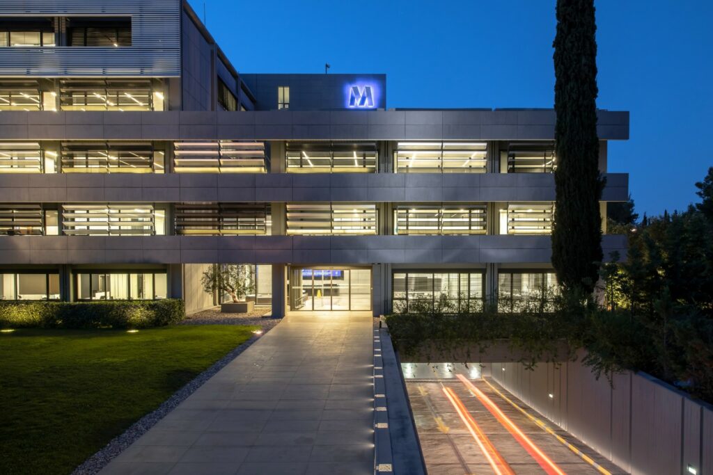 Το νέο placement της Mytilineos φέρνει ακόμη πιο κοντά την εισαγωγή στο χρηματιστήριο του Λονδίνου