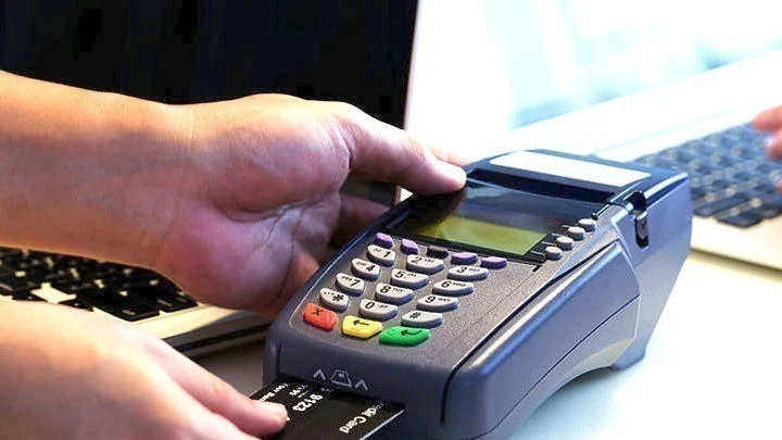 Ξεπέρασαν τις 110.000 οι επιχειρήσεις που έχουν ολοκληρώσει τη διασύνδεση POS – ταμειακών μηχανών - Κάρτες