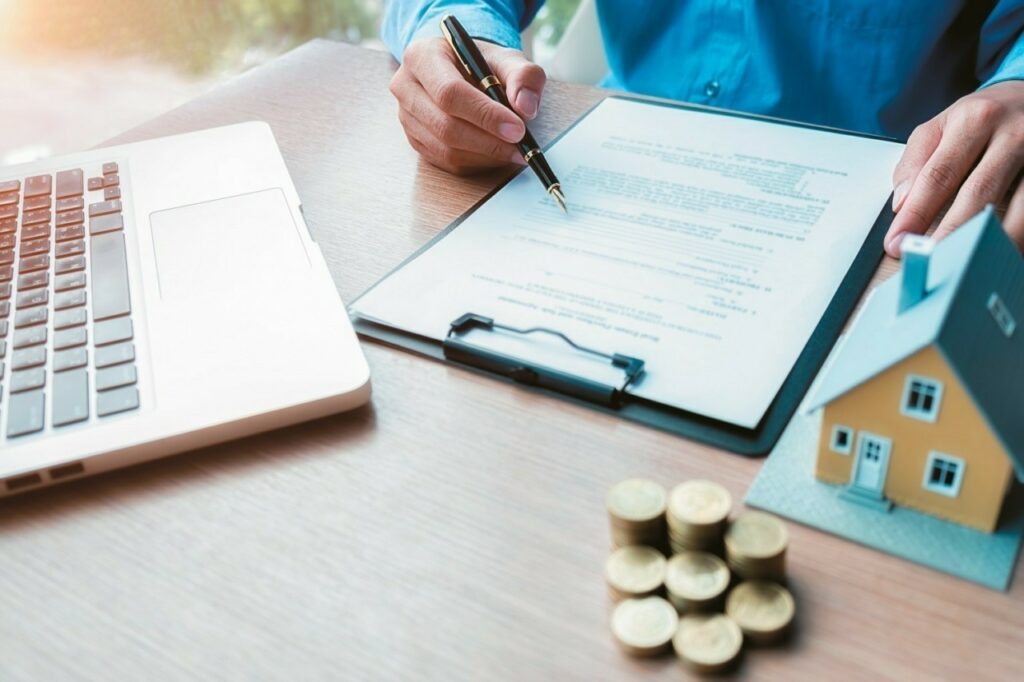 Ευκαιρίες εκτός δανείων αναζητούν οι servicers – Οι νέες συναλλαγές NPEs και ο «θησαυρός» των telcos και του BNPL