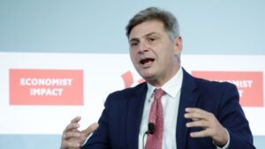 Επιμένει ο Ν. Φαραντούρης: Ευχής έργον να παραιτήσει η ευρωπαία εισαγγελία την κυβέρνηση εάν συσκοτίζει σκάνδαλα